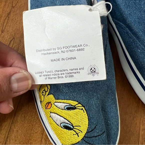 Vintage Womens Looney Tunes Tweety Canvas Tennis Shoes Sneakers Size 3 “READ - Picture 9 of 10